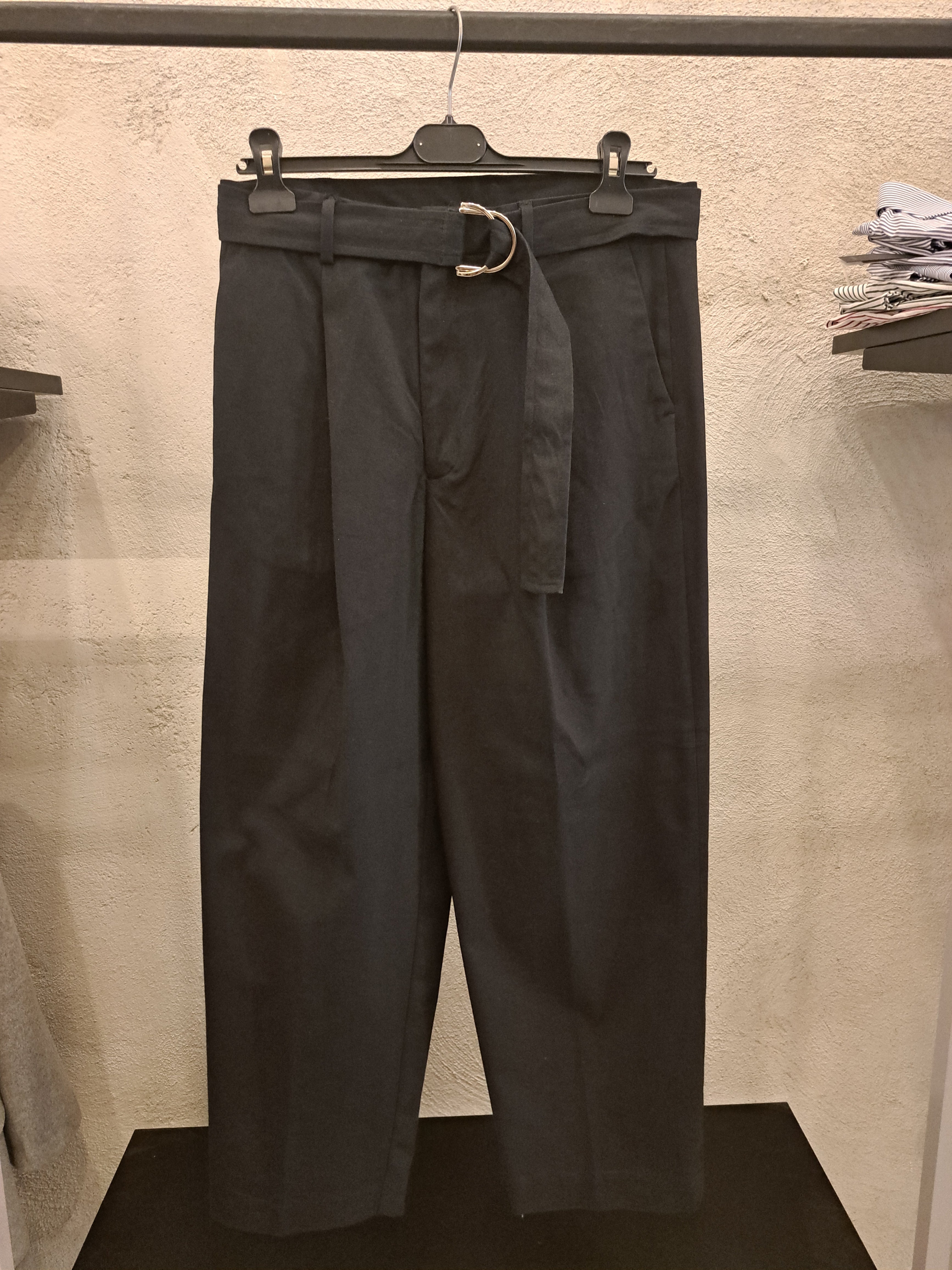 Pantalone con cintura