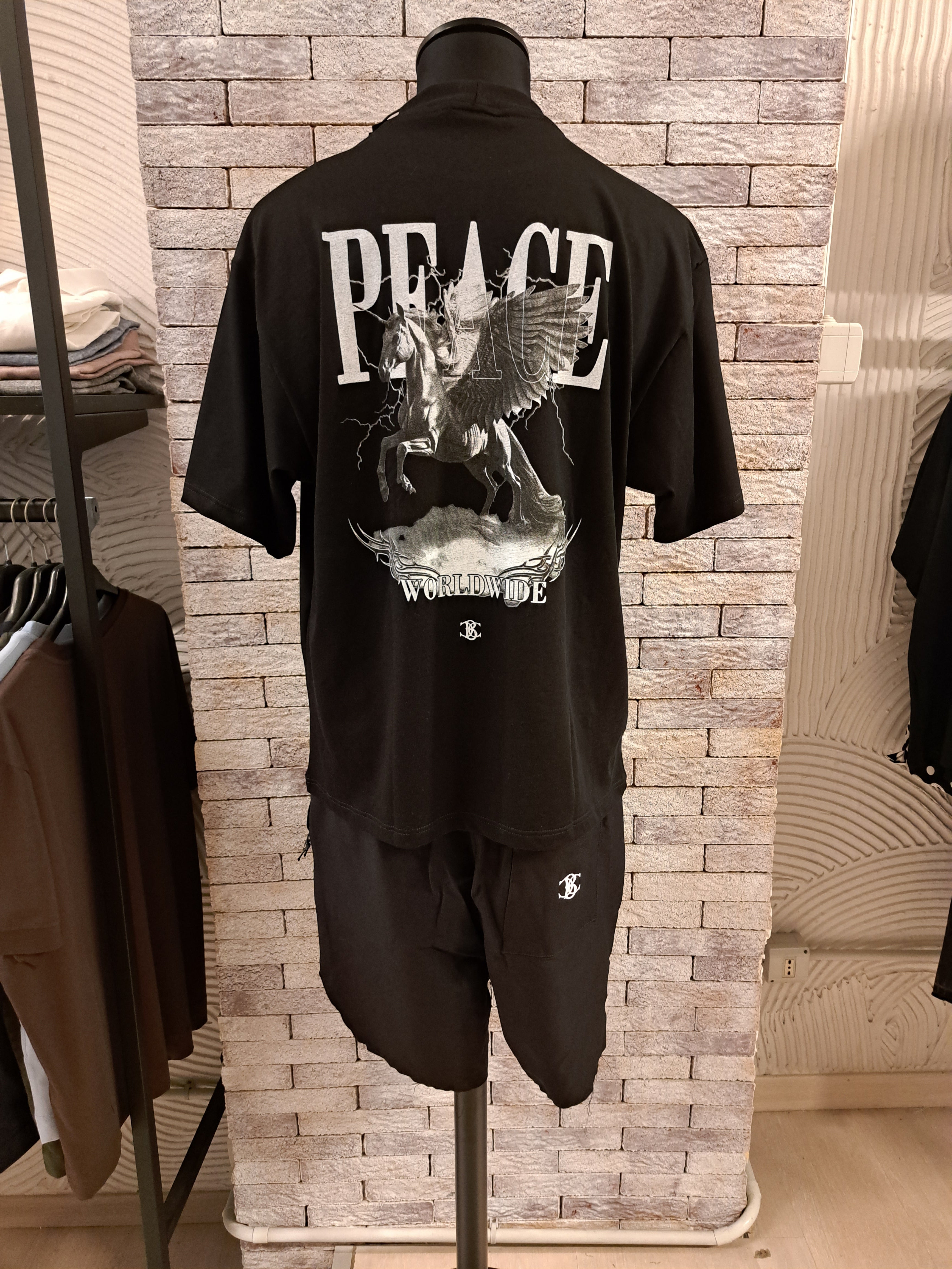 T-shirt black circus