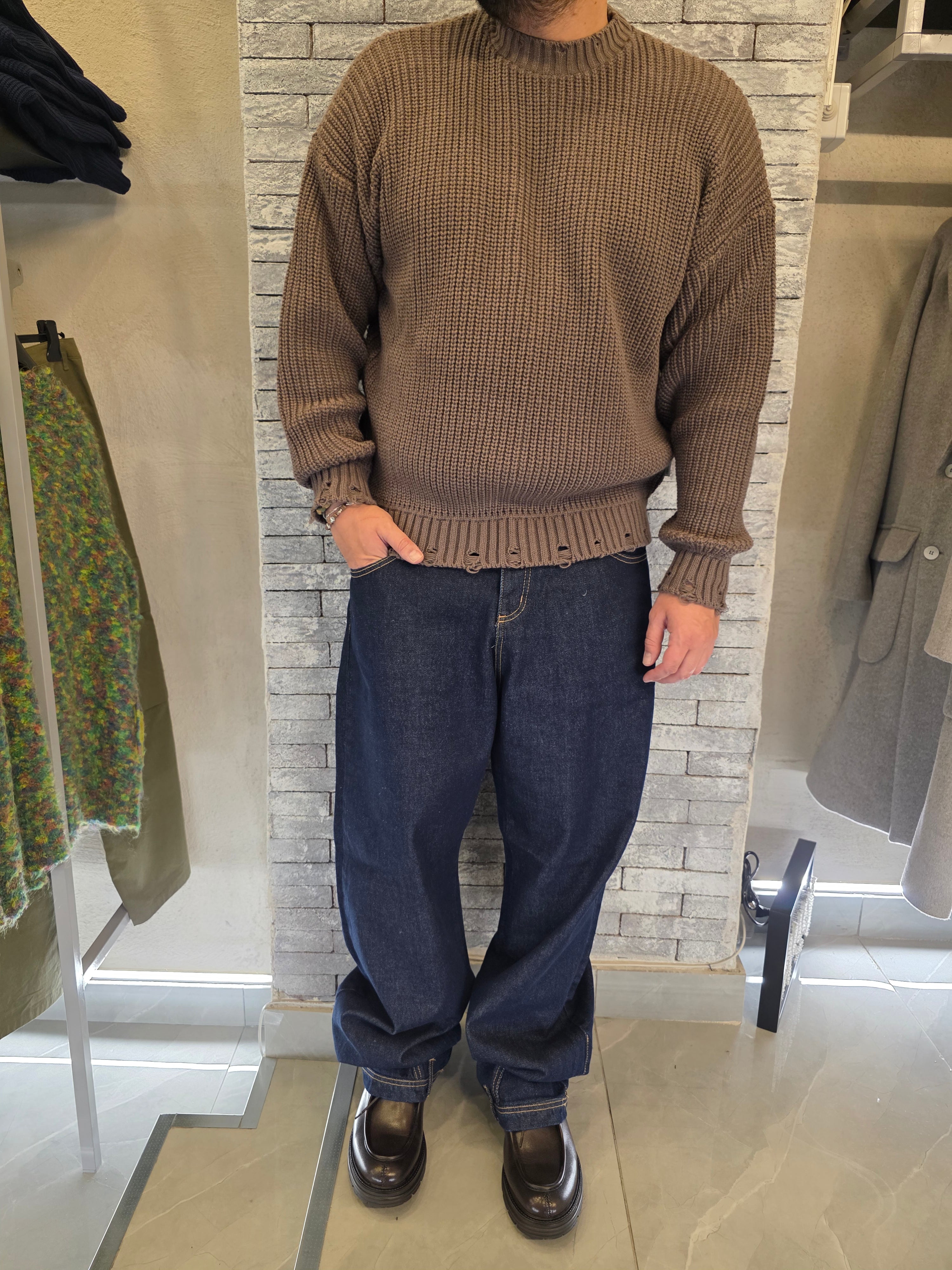 Maglione con rotture