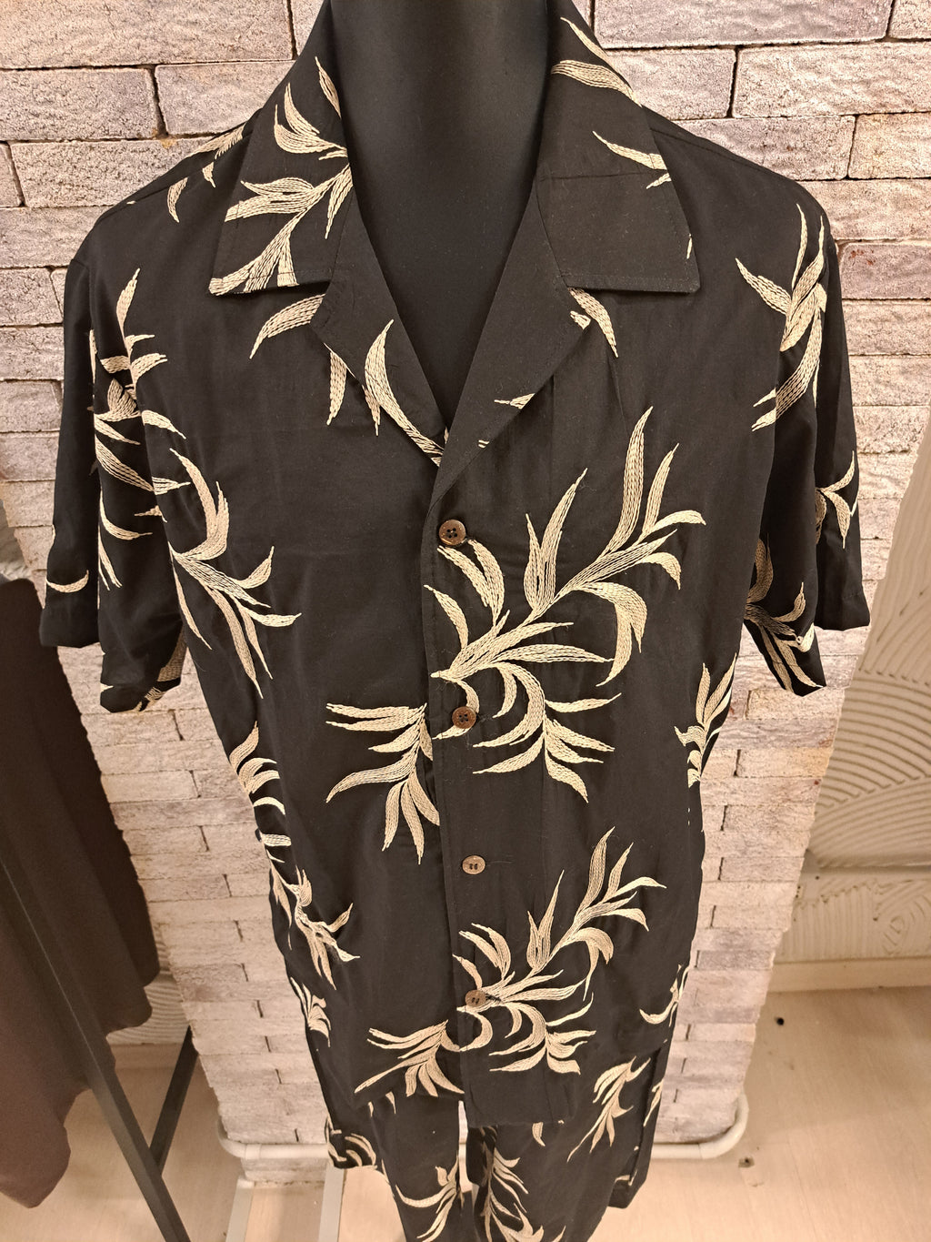 Coordinato in lino con ricamo