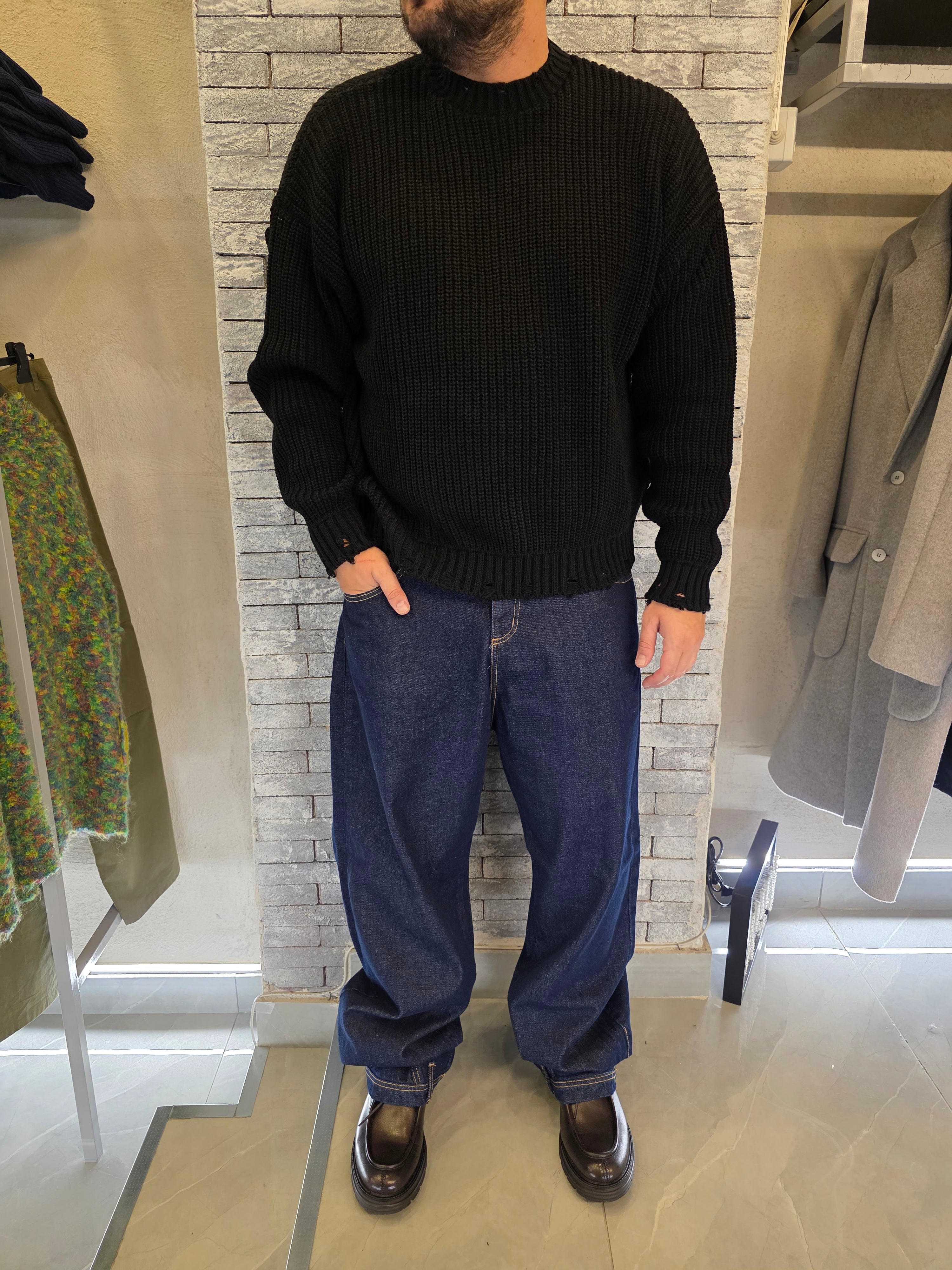 Maglione con rotture