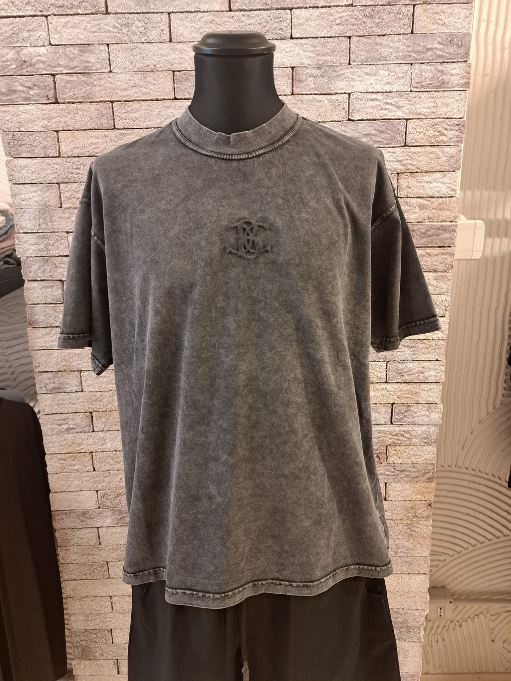 T-shirt black circus