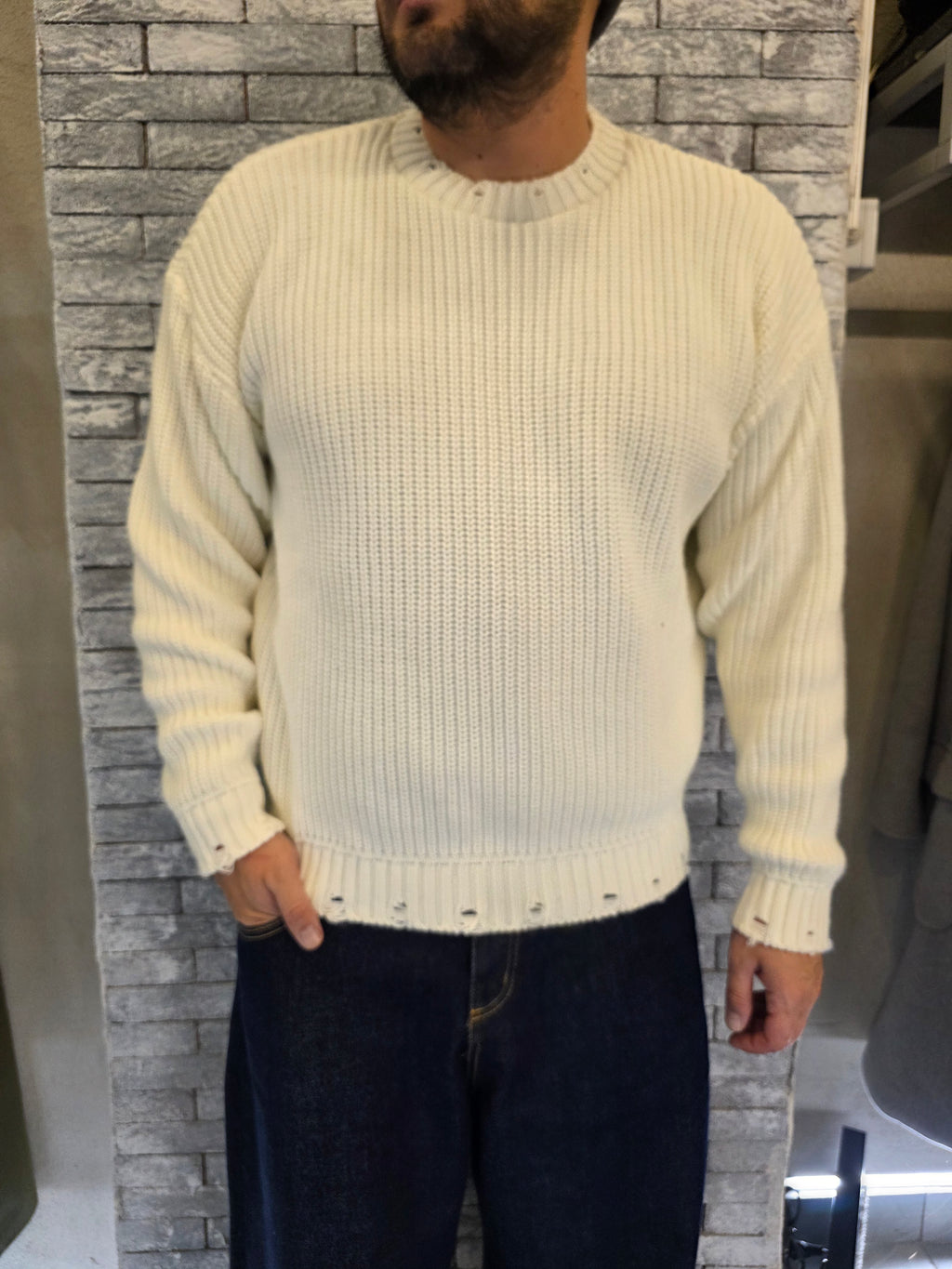 Maglione con rotture