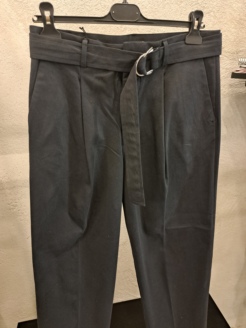 Pantalone con cintura