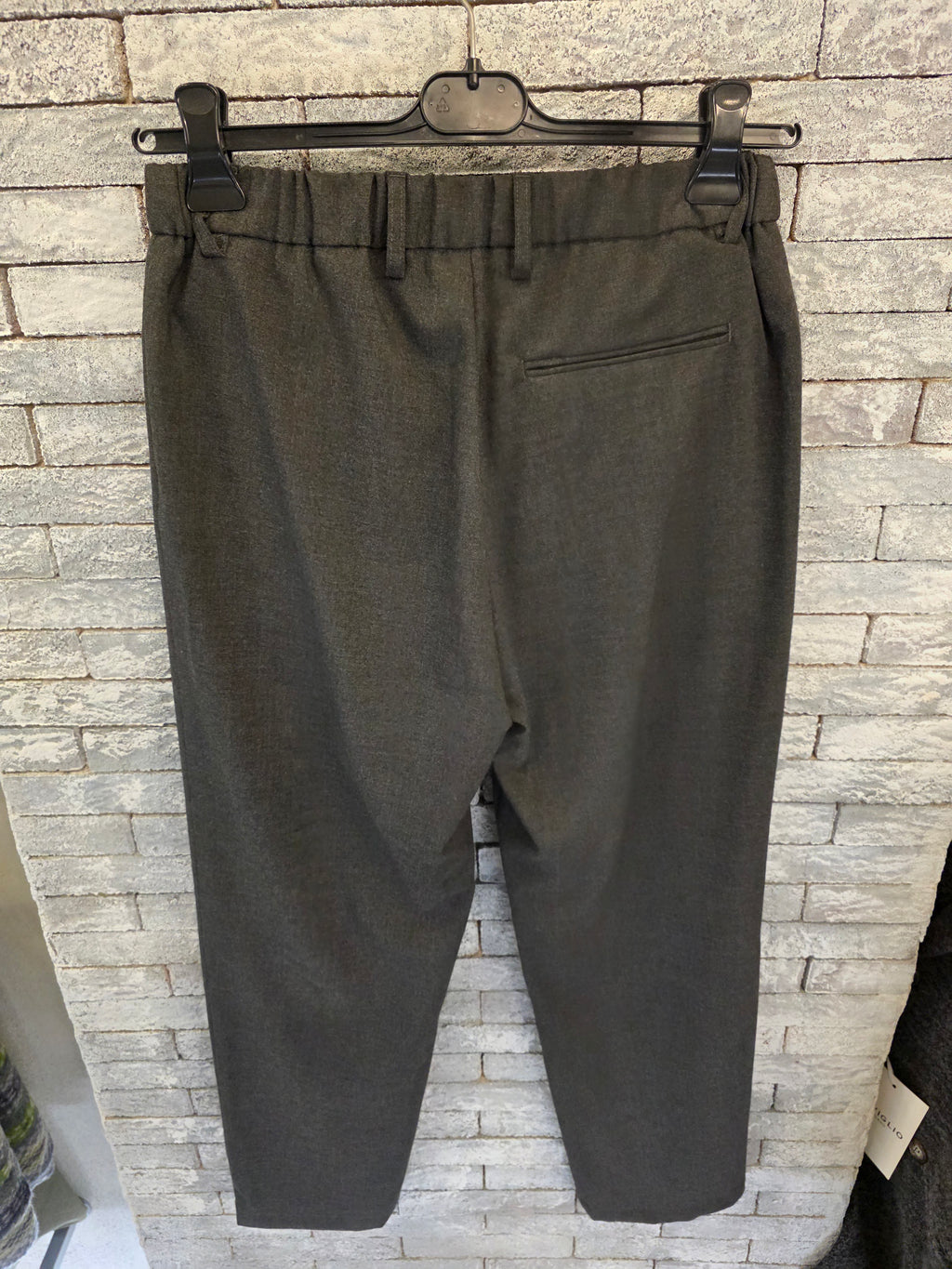 Pantalone con pince