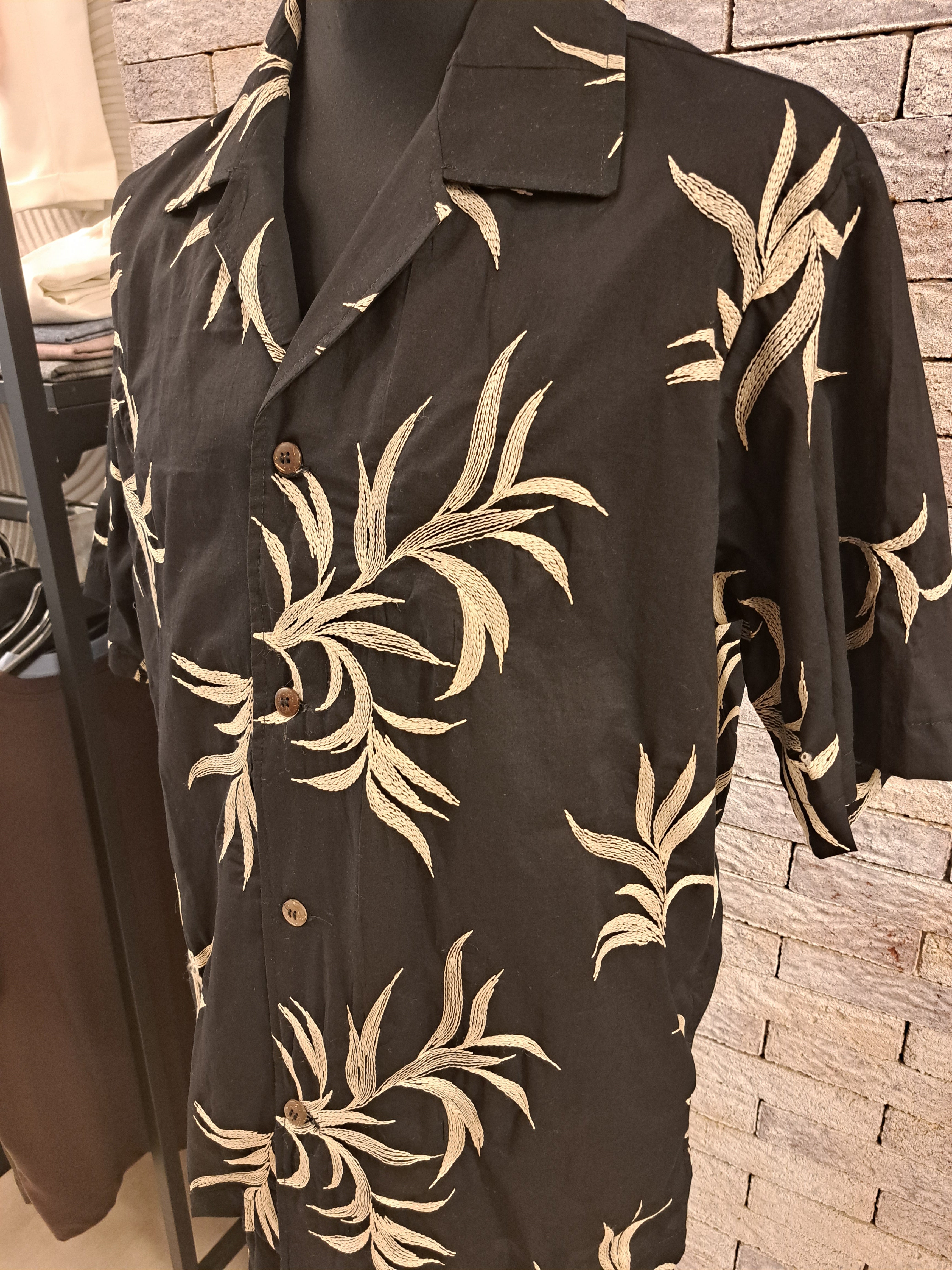 Coordinato in lino con ricamo