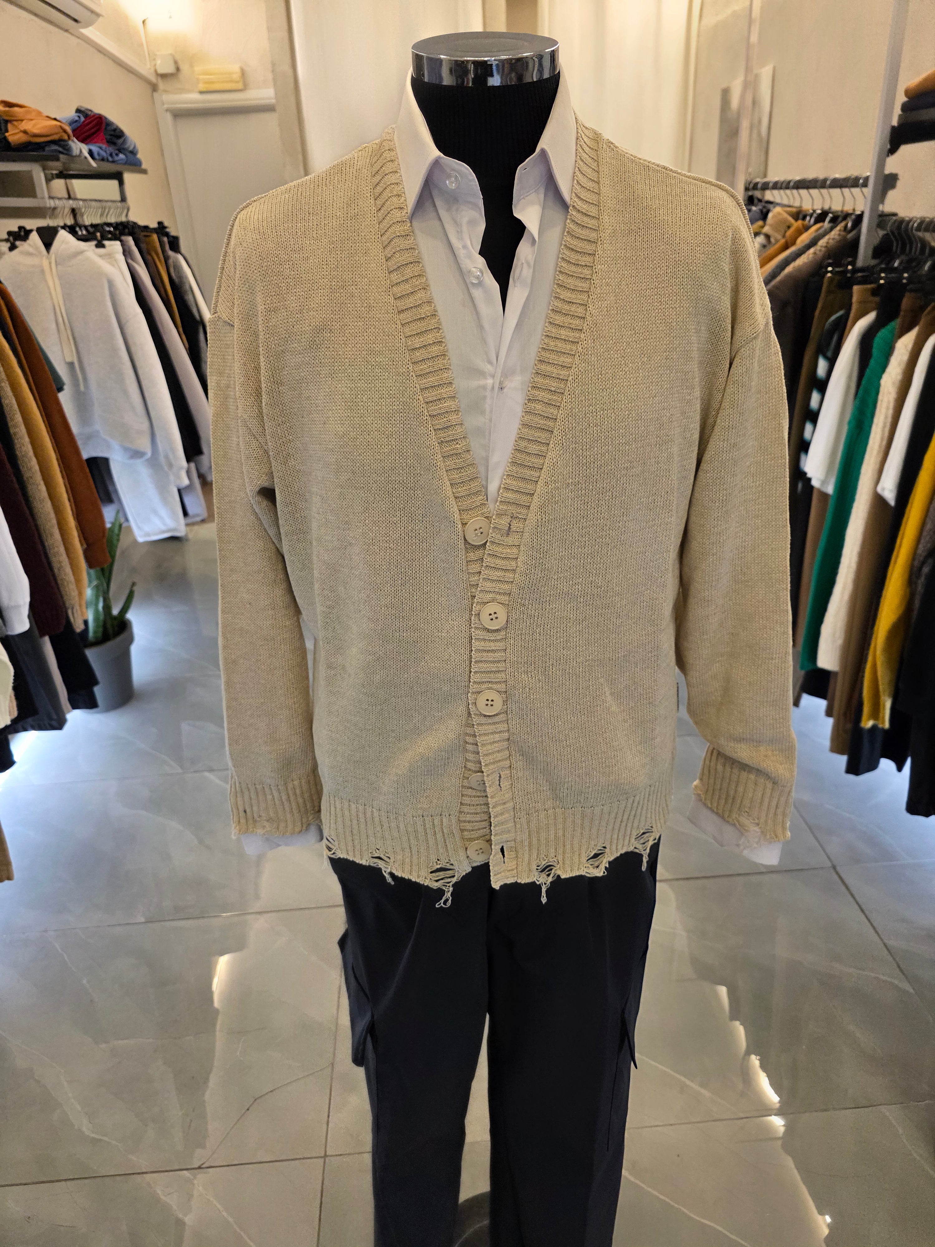 Cardigan con rotture