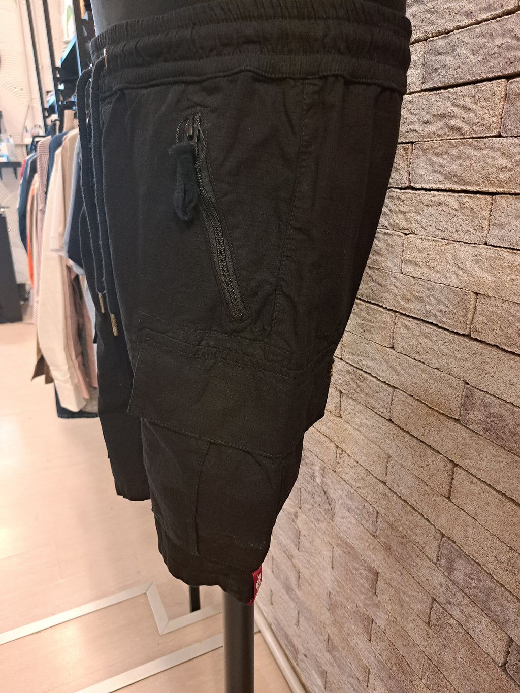 Cargo  Alpha industries