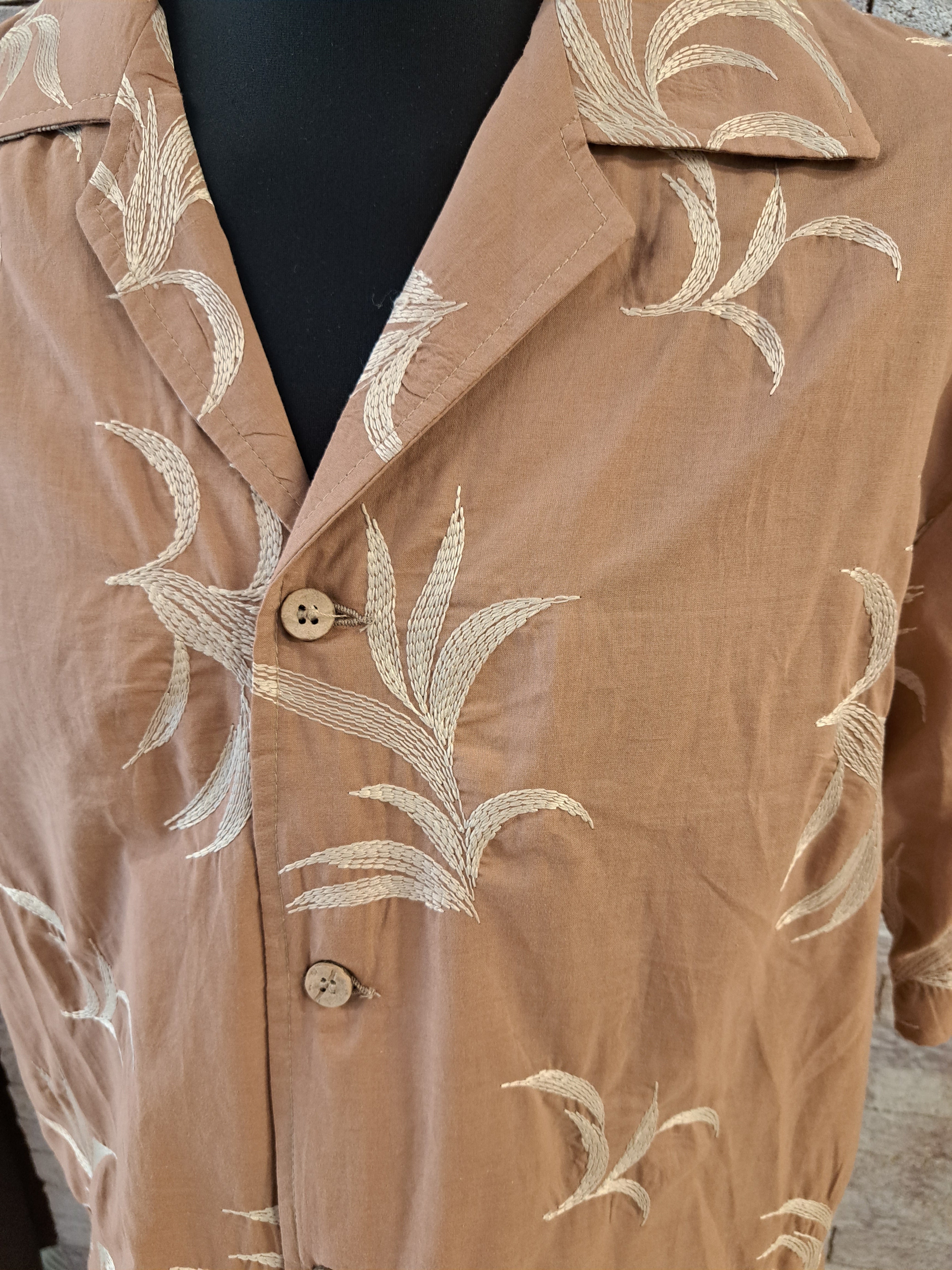 Coordinato in lino con ricamo