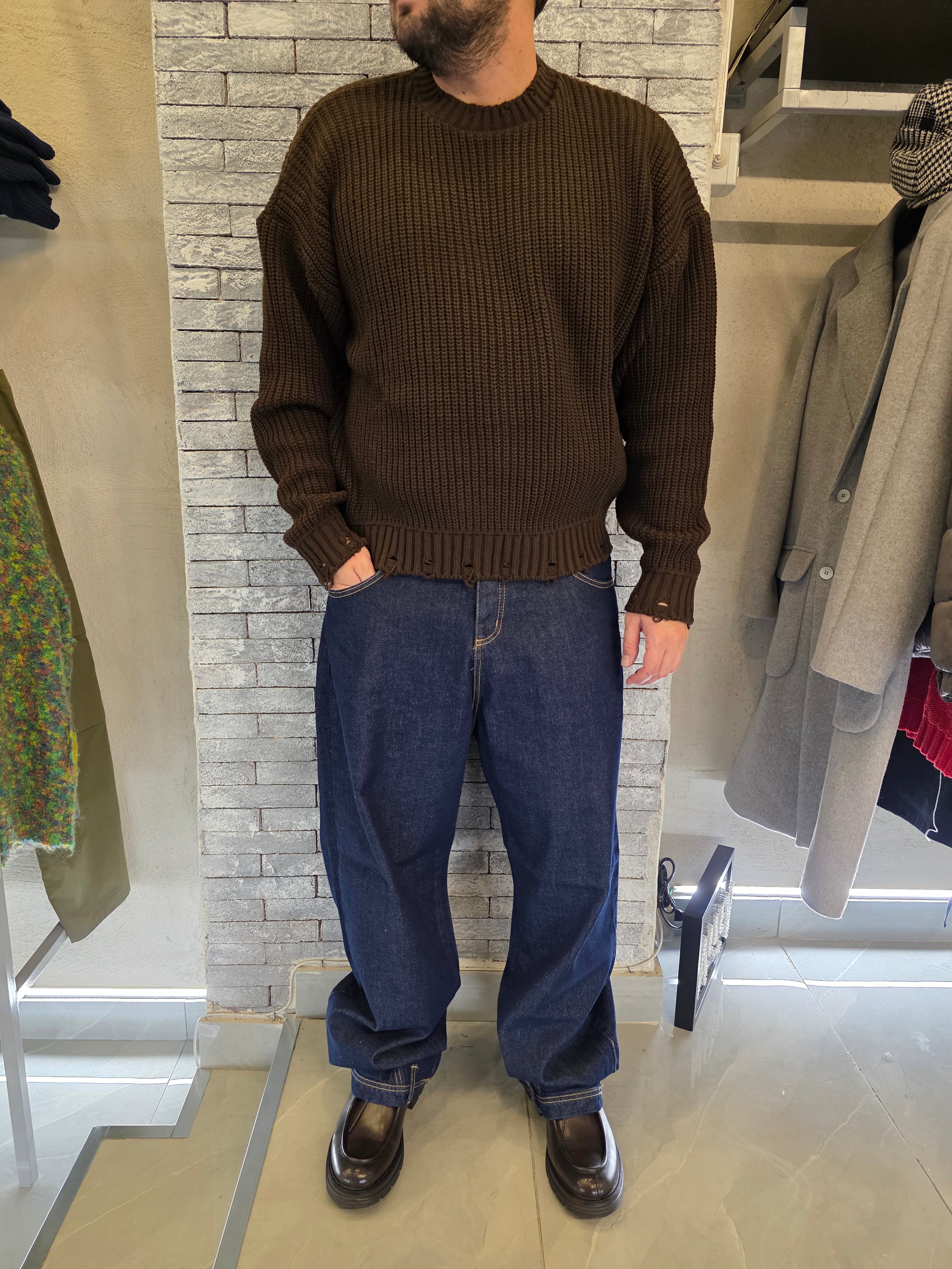 Maglione con rotture