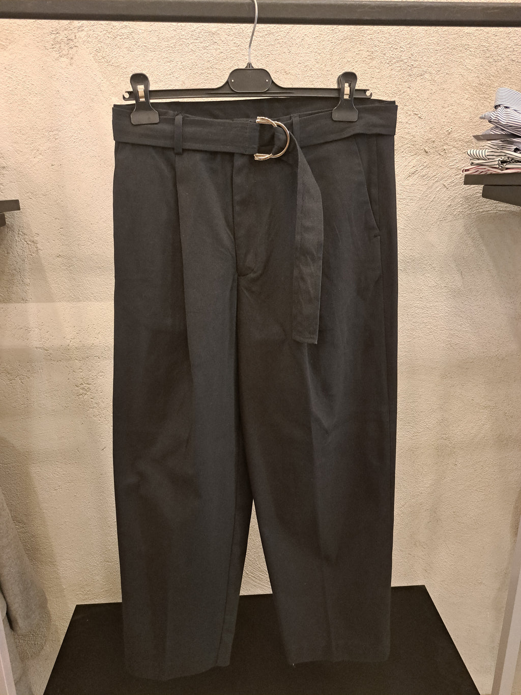 Pantalone con cintura